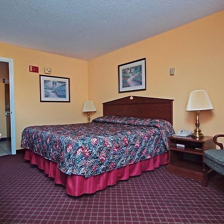 Western Motel Fitzgerald Bagian luar foto