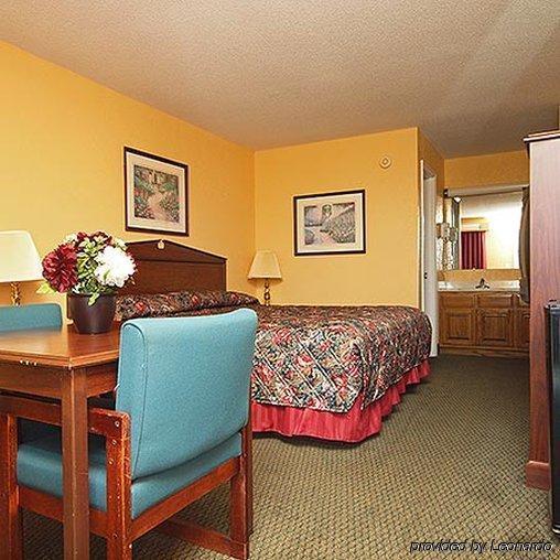 Western Motel Fitzgerald Bagian luar foto