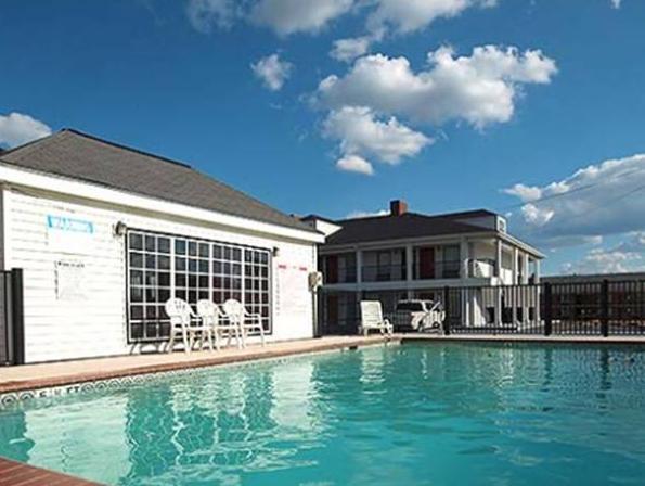 Western Motel Fitzgerald Bagian luar foto