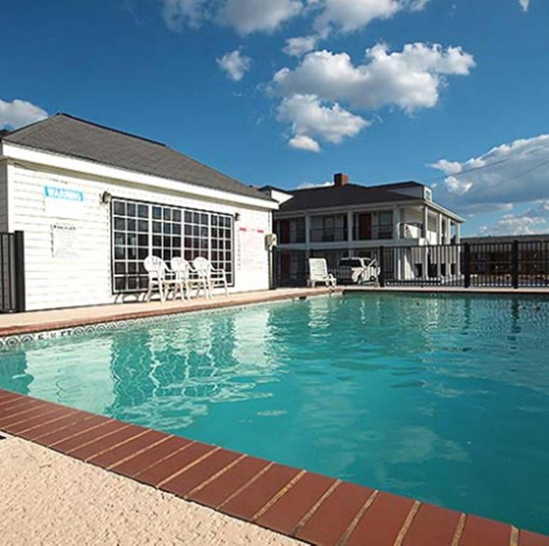 Western Motel Fitzgerald Bagian luar foto
