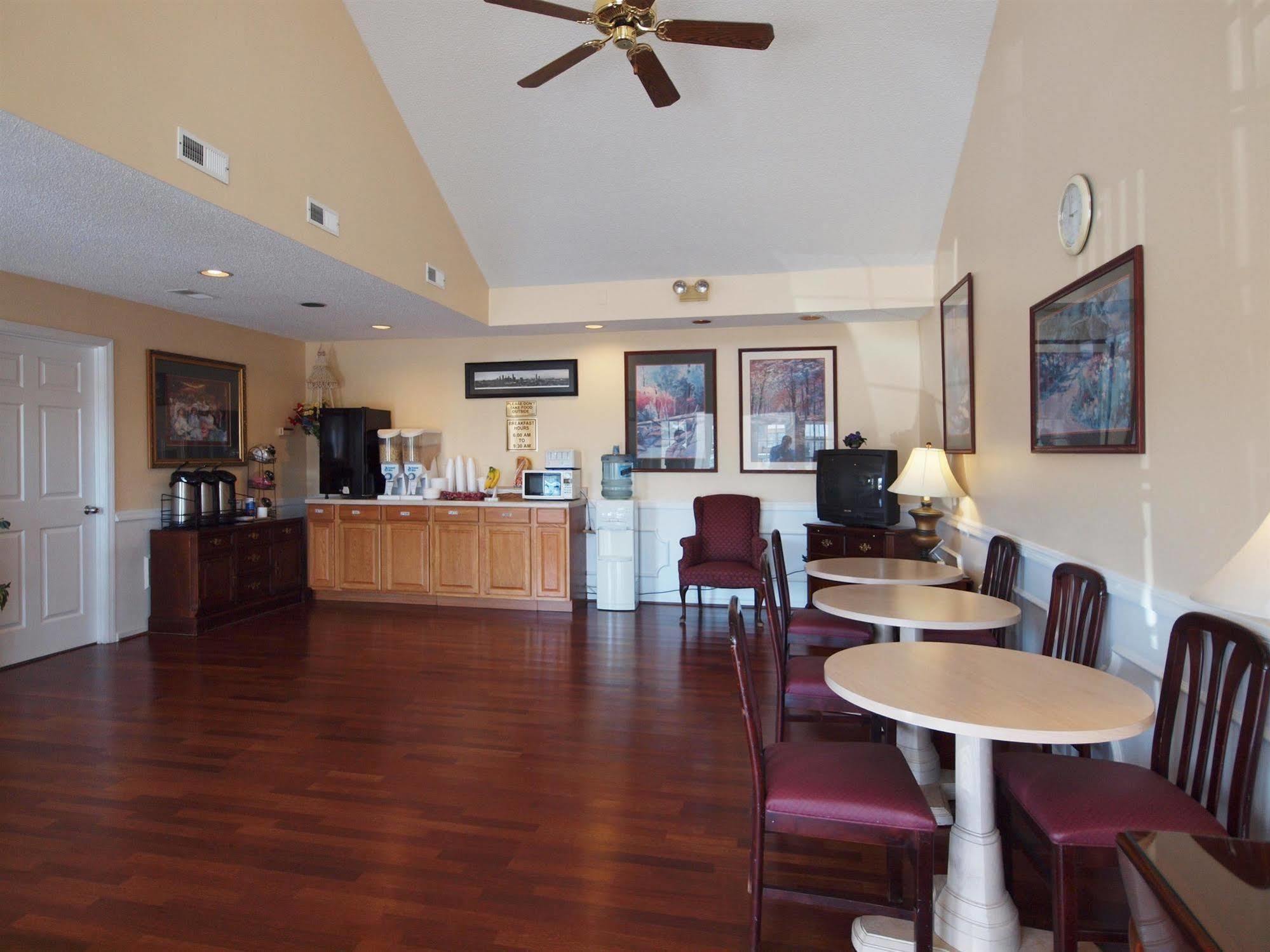 Western Motel Fitzgerald Bagian luar foto