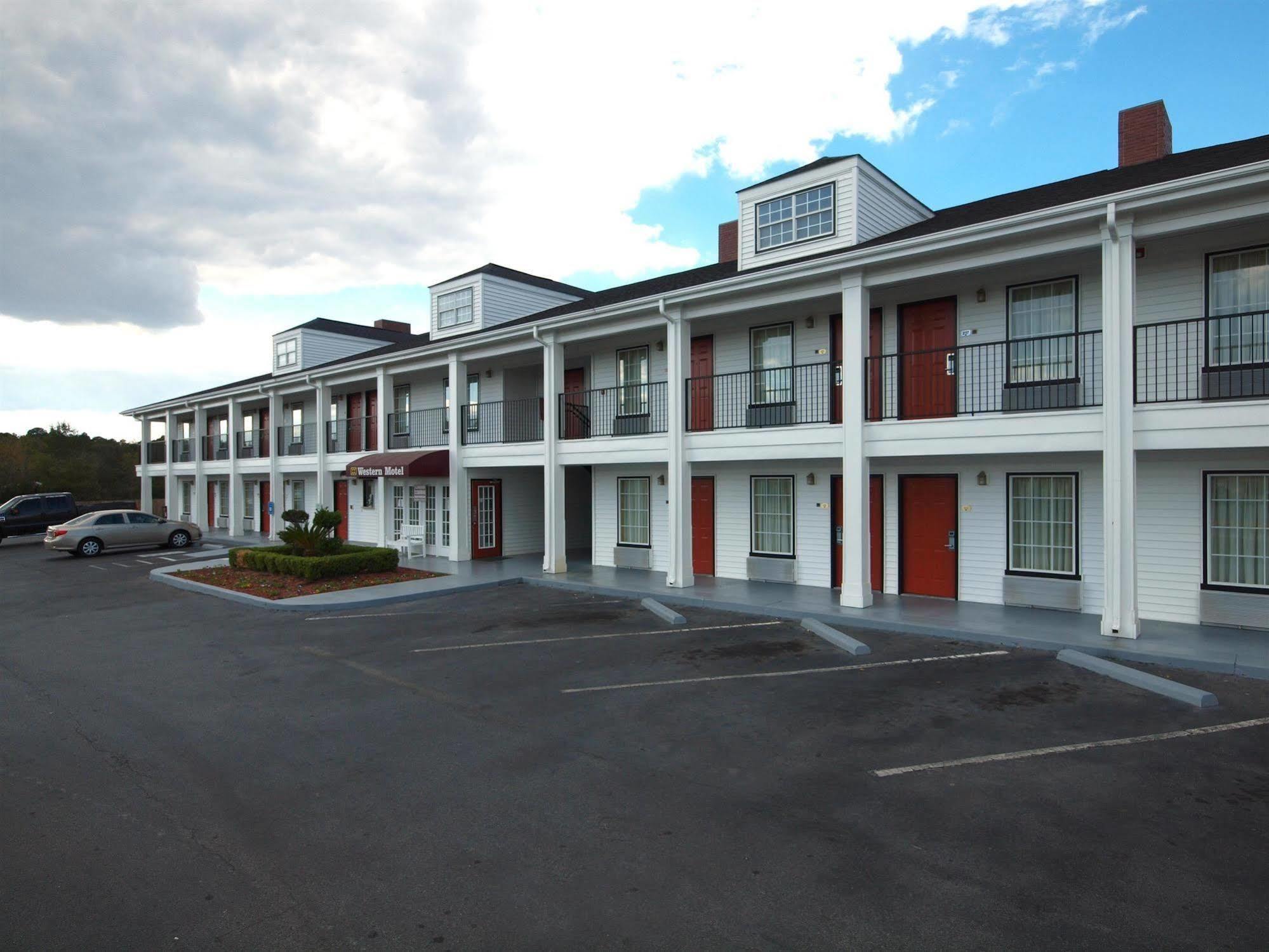 Western Motel Fitzgerald Bagian luar foto